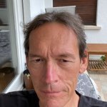 Leo sucht Wanderfreunde in Grävenwiesbach